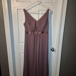 Stunning David's Bridal Mauve Dress – Size 14 – Elegant Ruffle Detail!